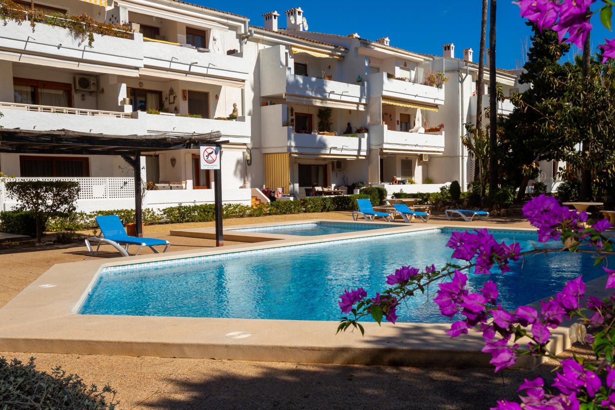 Apto Fully Equiped Con Piscina Y Gratis Parking Альтеа Экстерьер фото